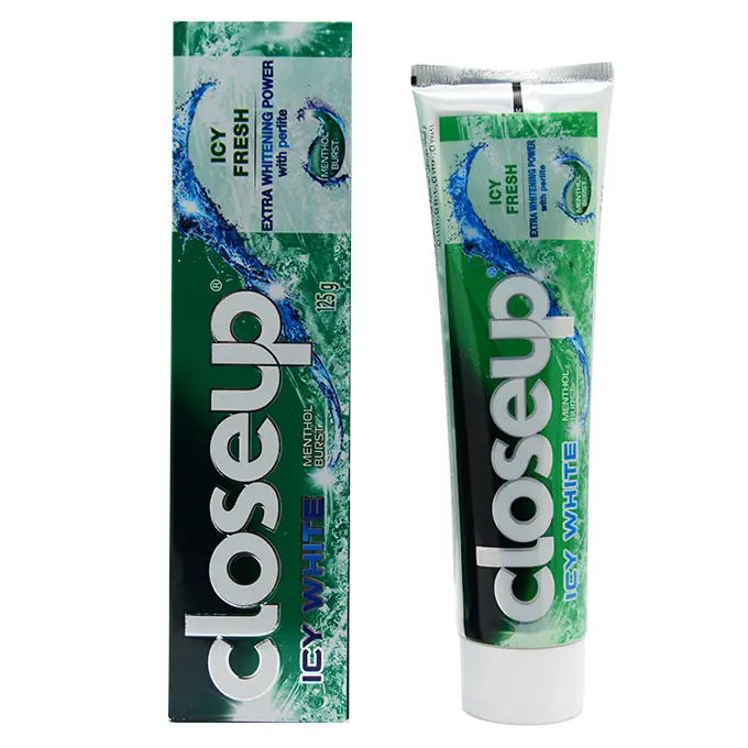 خمير دندان سفيد كننده نعنايي كلوس آپ .jpg